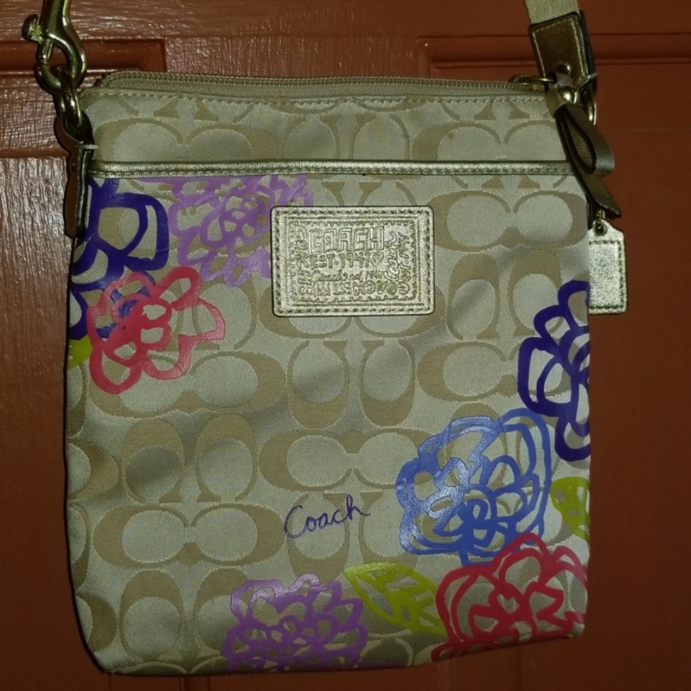 Coach 👜 crossbody poppy